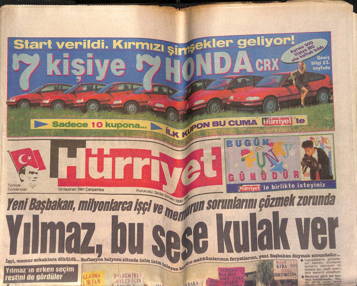 Hürriyet Gazetesi 19 Haziran 1991 - Semra Özal, Leman Sam'ın Konserini İzledi Ve Ona Ödül Verdi - Seksi Rahibe Gönül Besen GZ153373 - 1