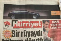 Hürriyet Gazetesi 19 Kasım 2004-Gezmişin Yoldaşı Çakıcının Avukatı GZ45103 - 2