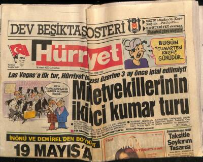 Hürriyet Gazetesi 19 Mayıs 1990 - Milletvekillerinin İkinci Kumar Turu GZ64345 - 2