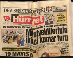 Hürriyet Gazetesi 19 Mayıs 1990 - Milletvekillerinin İkinci Kumar Turu GZ64345 - 1