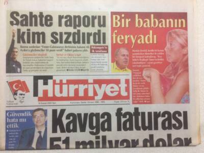 Hürriyet Gazetesi 19 Şubat 2002 - Haluk Levent Rockçıların Müslüm Babası Oldu GZ47869 - 1