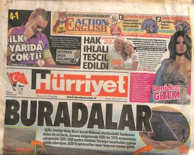 Hürriyet Gazetesi 2 Ekim 2014 - Suriyenin Humus Kentinde İki Bombalı Araç Patladı 30u Çocuk 39 Kişi Öldü GZ106206 - 1
