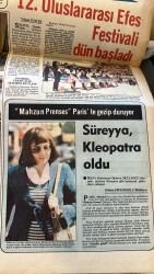 Hürriyet Gazetesi 2 Mayıs 1975 - Süreyya Kleopatra Oldu - Mintax Reklam Afişi GZ157697 - 2
