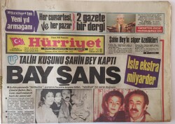 Hürriyet Gazetesi 2 Ocak 1986 - Türkiyenin İlk Milli Piyango Milyarderi Talih Kuşunu Şahin Bey Kaptı GZ16077 - 1