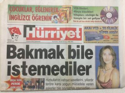 Hürriyet Gazetesi 2 Şubat 2000 - Serdar Ortaç Birlikte Olmak İstediğim Tek Kadın Ebru Gündeştir GZ47868 - 1