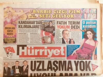 Hürriyet Gazetesi 21 Ekim 2010 - Cansu DereO Polise Kırıldım.Fatih Terim Yokum Dedi GZ40080 - 1