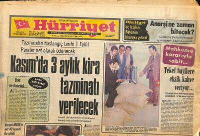 Hürriyet Gazetesi 22 Ekim 1977 - Müşerref Tezcan, Ayla Dikmen, Beyaz Kelebekler Gazino Afişi, Alman Tedhişçiler Türkiyede Eyleme Geçmeye Hazırlanıyor GZ122505 - 1