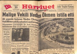Hürriyet Gazetesi 23 Ağustos 1956 - Maliye Vekili Nedim Ökmen İstifa Etti! - Zeki Müren Aleyhinde Polise Hakaret Davası Karara Kaldı! GZ146467 - 1