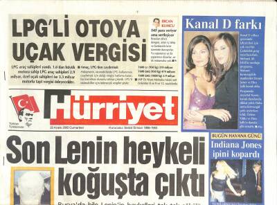 Hürriyet Gazetesi 23 Aralık 2000 - Son Lenin Heykeli Bayrampaşa Cezaevinde Çıktı, Nefise Karatay, Madonnanın Düğünü, Müslüm Gündüz Tahliye Oldu GZ126491 - 1