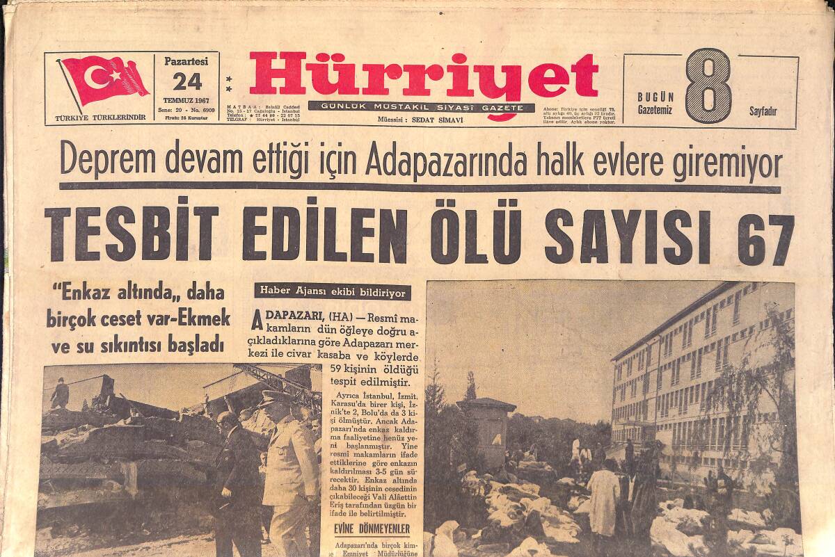 Hürriyet Gazetesi 24 Temmuz 1967 - Adapazarında Halk Evlere Giremiyor - Depremden Resimler GZ156860 - 1