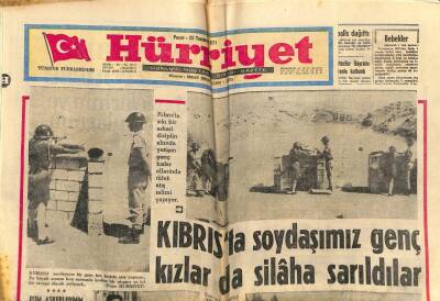 Hürriyet Gazetesi 25 Temmuz 1971 - Kıbrısta Soydaşımız Genç Kızlar da Silaha Sarıldılar GZ67845 - 2