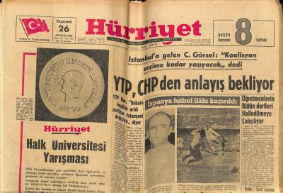 Hürriyet Gazetesi 26 Ağustos 1963 - Erzurum Yolcu Treni Marşandizle Çarpıştı GZ68818 - 1