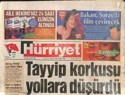 Hürriyet Gazetesi 26 Haziran 2001 - Bakan , Türkan Şorayla Film Çevirecek - First Asenaya Nazar Değdi GZ114237 - 1