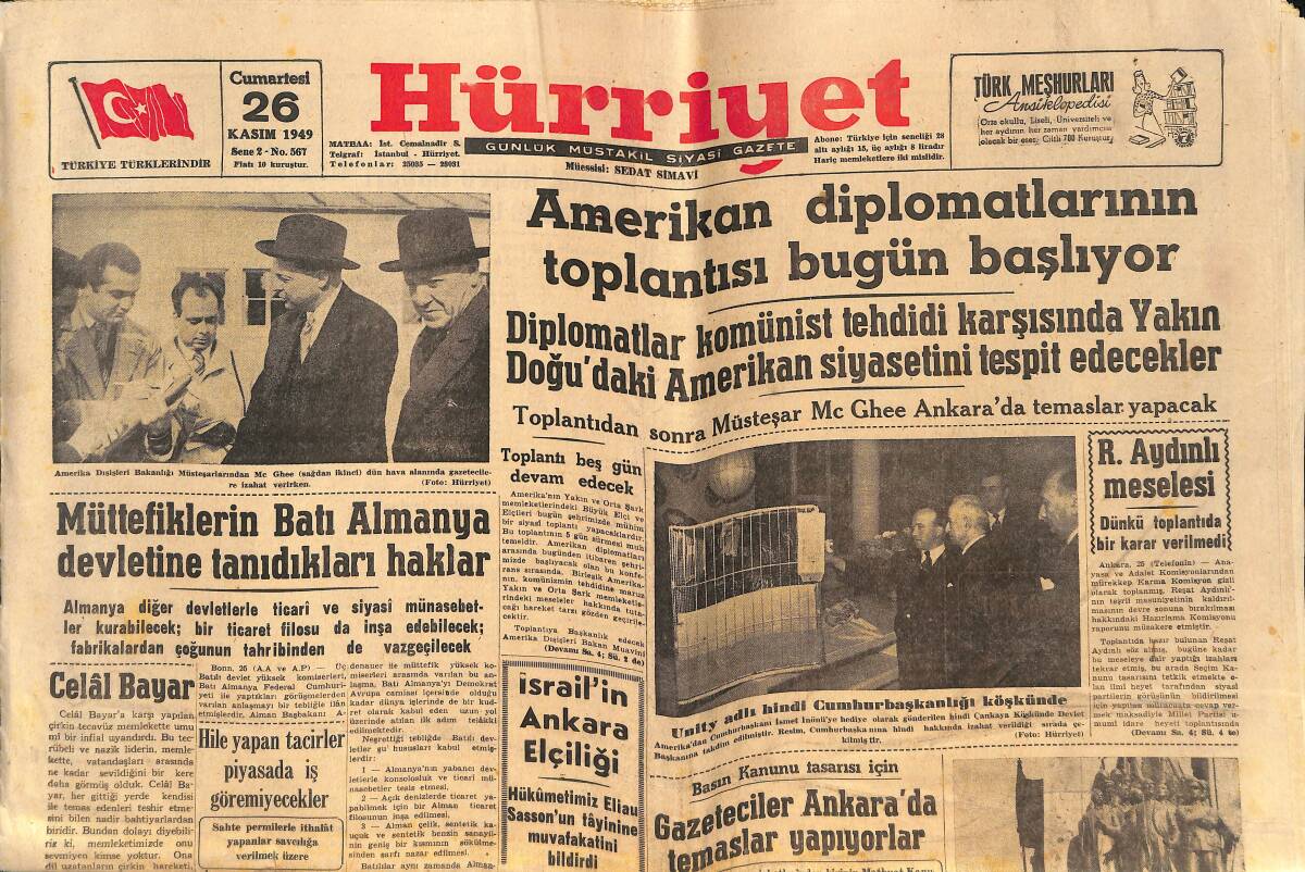 Hürriyet Gazetesi 26 Kasım 1949 - Roosevelt'in Otomobili İçinde Açık Havada Yaptığı Bir Basın Toplantısı GZ146625 - 1