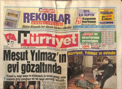 Hürriyet Gazetesi 26 Şubat 1990 - Mesut Yılmazın Evi Gözaltında GZ61683 - 2