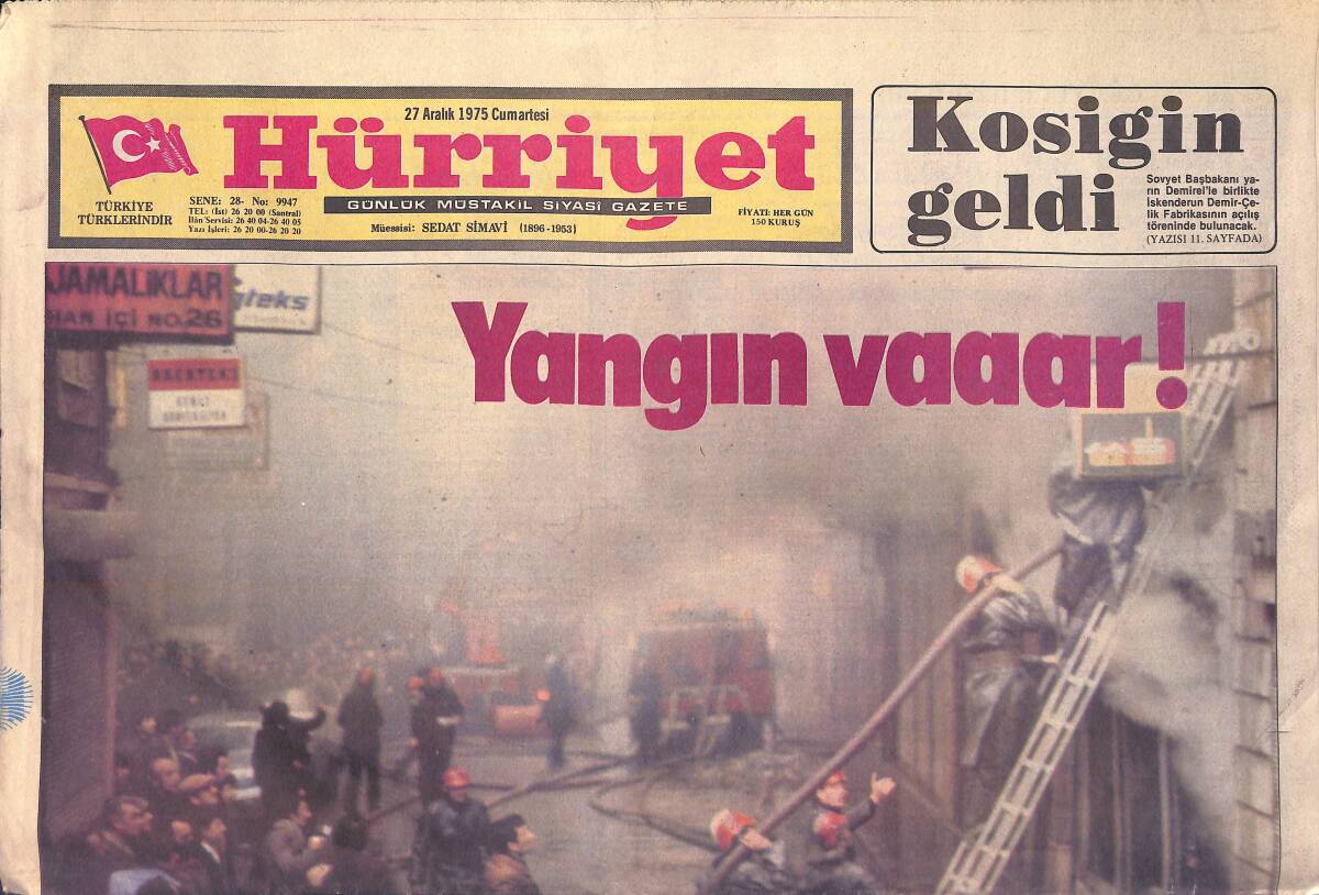 Hürriyet Gazetesi 27 Aralık 1975 - 7. Renault Çekilişi Muhteşem Oldu: Zeki Müren Şans Dağıttı - İstanbul Ateşten Gömlek Giydi GZ156416 - 1