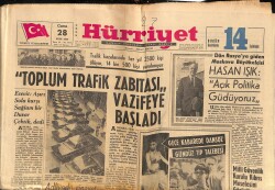 Hürriyet Gazetesi 28 Ekim 1966 - Maksim Salonları Zeki Müren Dev Boy Afişi GZ117487 - 1