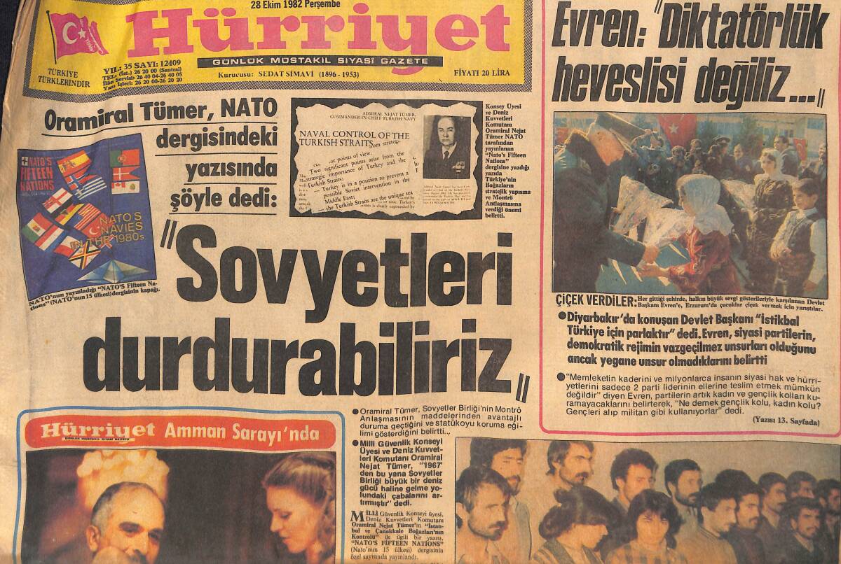 Hürriyet Gazetesi 28 Ekim 1982 - Amman Sarayında Mutlu Bir Aile; Kral Hüseyin - Kraliçe Nur - Evren; Diktatörlük Hevesli Değiliz GZ132759 - 1