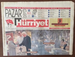 Hürriyet Gazetesi 28 Ekim 2001 - Üç Din Aynı Mezarlıkta Yan Yana GZ6651 - 2