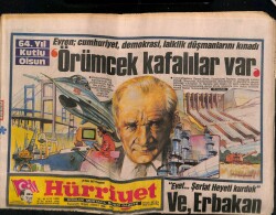 Hürriyet Gazetesi 29 Ekim 1987 - Evren Cumhuriyet , Demokrasi , Laiklik Düşmanlarını Kınadı GZ60992 - 1