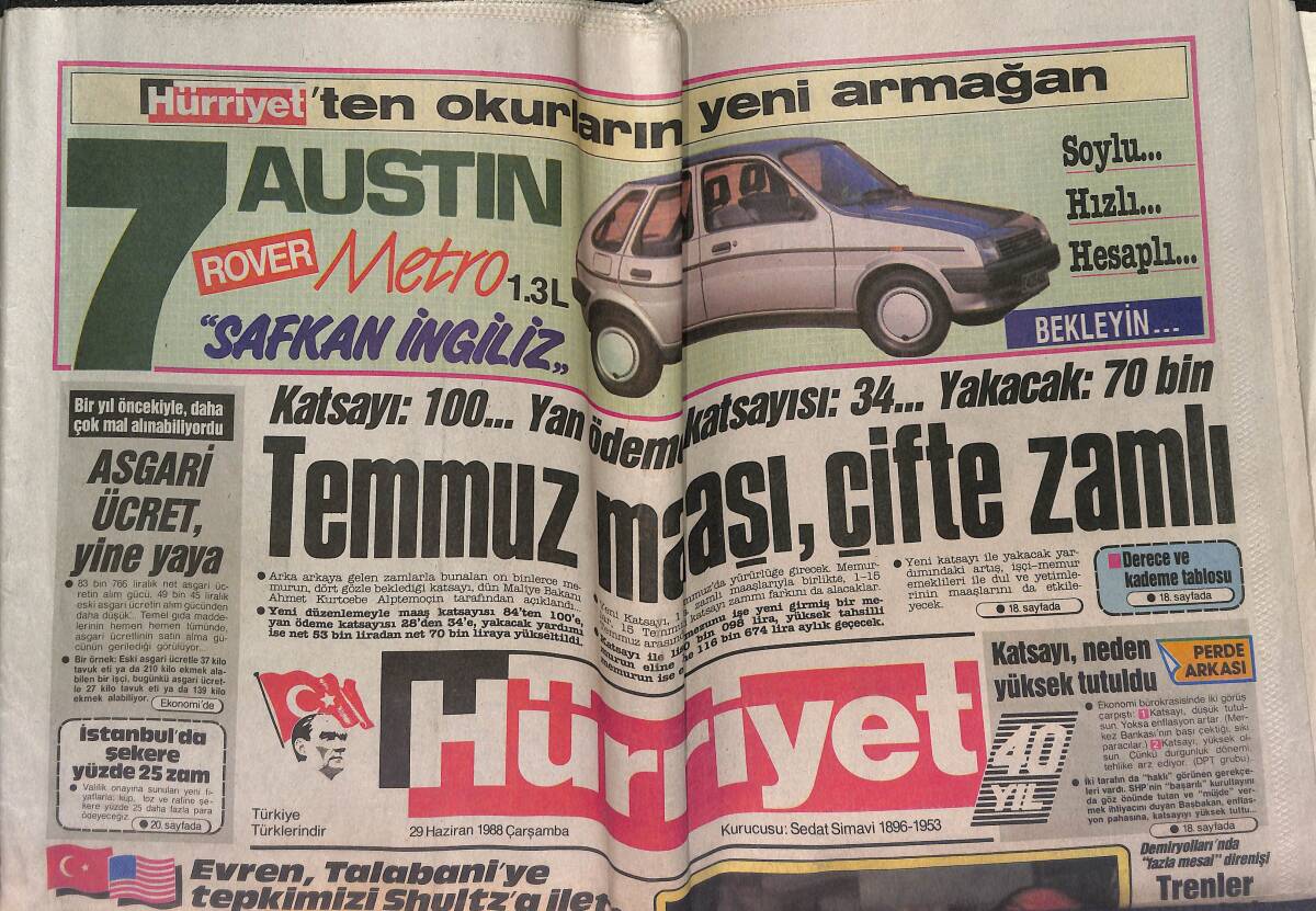 Hürriyet Gazetesi 29 Haziran 1988 - Sarışın Dilber Saatlerce Beklemesinin Karşılığında Tatlıses İle Fotoğraf Çektirdi - Samatha Fox: Büyük Göğüs GZ153384 - 1