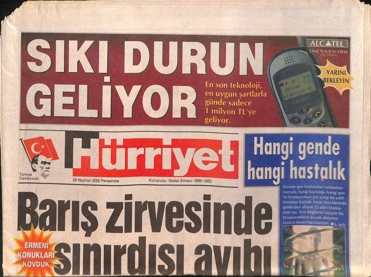 Hürriyet Gazetesi 29 Haziran 2000 - Kadir İnanır Bıyığını Kesti Kraliçe Oldu - Uche Ortada Kaldı GZ154669 - 1