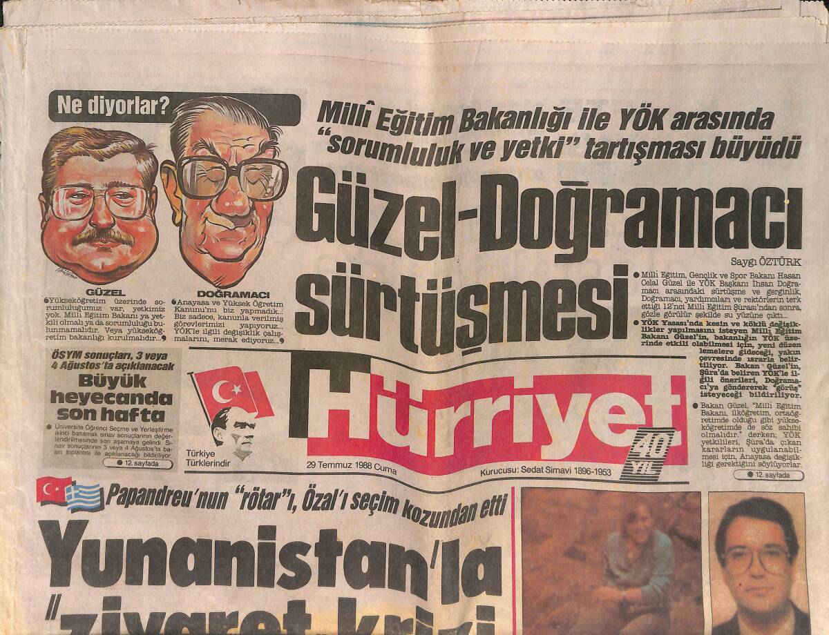 Hürriyet Gazetesi 29 Temmuz 1988 - Yunanistan'la Ziyaret Krizi - Turgut Özal'ın Kapısında Küstah Gösteri GZ142535 - 1