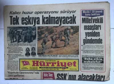 Hürriyet Gazetesi 3 Eylül 1984 - Milletvekili Maaşları Yeniden Gündemde GZ8524 - 1