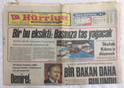 Hürriyet Gazetesi 3 Haziran 1979 - Skylab Adlı Dev Uzay Aracı Bu Ay İçinde Dünyaya Çarparak Parçalanacak Skylab Kıbrısa Düşecek - GZ19724 - 1