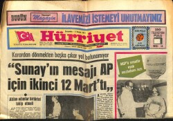 Hürriyet Gazetesi 3 Kasım 1971 - Hülya Koçyiğitli Filimler Kıbrısta Kapalı Gişe Oynuyor GZ60925 - 2