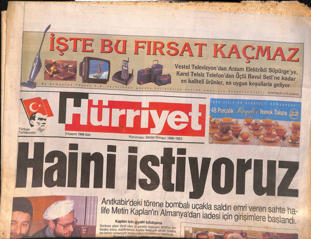 Hürriyet Gazetesi 3 Kasım 1998 - Fatih Kısaparmak ''Sonradan Görmelere Söylemem'' - Levent Kırca , Ankara'da Omuzlara Alındı GZ160199 - 1
