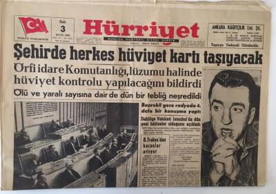Hürriyet Gazetesi 3 Mayıs 1960 - Şehirde Herkes Hüviyet Taşıyacak Örfi İdare Komutanlığı , Lüzumlu Hüviyet Kontrolu Yapacak - GZ16479 - 1