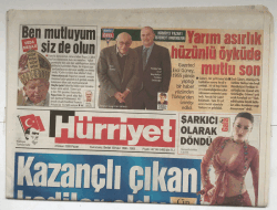 Hürriyet Gazetesi 3 Nisan 2005 - Benzin Yüklü Tanker Birbirine Girdi 3 Ölü GZ5315 - 1