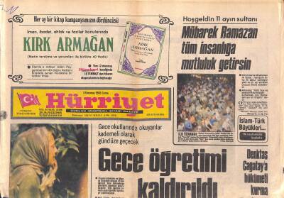Hürriyet Gazetesi 3 Temmuz 1981 - Kastelli Emel Sayınla Birlikte Şarkı Söyledi GZ119392 - 1