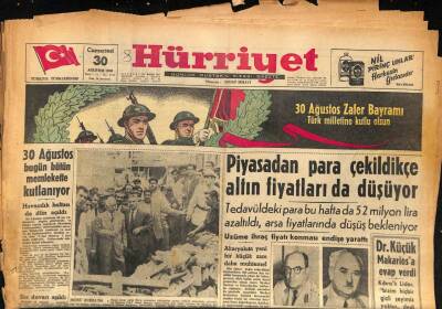 Hürriyet Gazetesi 30 Ağustos 1958 - 40 Albay Generalliğe Ve Amiralliğe Terfi Ettiler GZ85859 - 1