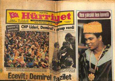 Hürriyet Gazetesi 30 Eylül 1975 - CHP Lideri , Demirele Cevap Verdi GZ82138 - 1