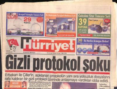 Hürriyet Gazetesi 30 Haziran 1996 - Yılmaz , Örtülüyü Erbakana Devretti - Eddie Murphy Yine Tipini Değiştirdi GZ119396 - 1