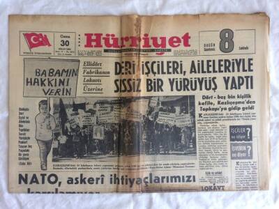 Hürriyet Gazetesi 30 Nisan 1965 - Deri İşçileri , Aileleriyle Sessiz Bir Yürüyüş Yaptı GZ73518 - 1