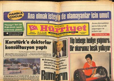 Hürriyet Gazetesi 30 Temmuz 1978 - Zeki Müren Bornozla Sahneye Çıktı - Korutürke Doktorlar Konsültasyon Yaptı GZ118162 - 1