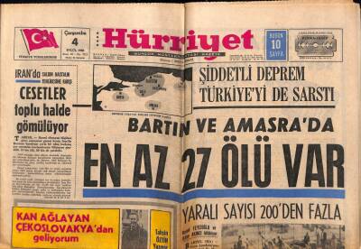 Hürriyet Gazetesi 4 Eylül 1968 - Şiddetli Deprem Türkiyeyi de Sarstı , En Az 27 Ölü Var GZ70909 - 1