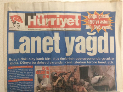 Hürriyet Gazetesi 4 Eylül 2004 - Rusyada Çoğu Çocuk 150yi Aşkın Ölü 646 Yaralı,Lanet Yağdı GZ27717 - 1