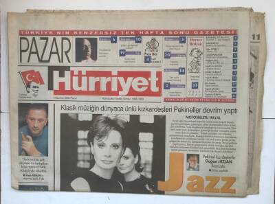 Hürriyet Gazetesi 4 Haziran 2000 - Klasik Müziğin Dünyaca Ünlü Kızkardeşleri Pekineller Devrim Yaptı GZ7822 - 1
