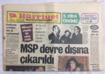 Hürriyet Gazetesi 4 Kasım 1977 - MSP Devre Dışına Çıkarıldı - GZ19654 - 1