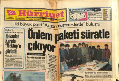 Hürriyet Gazetesi 4 Ocak 1980 - Irakta 5 Türk İdama Mahkum Edildi GZ80895 - 1