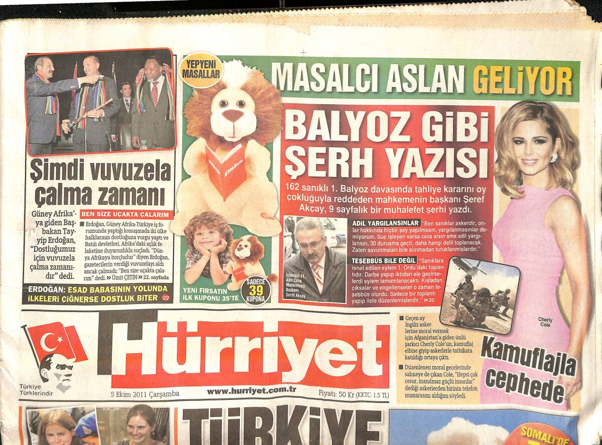 Hürriyet Gazetesi 5 Ekim 2011 - Yeni CEO'dan 5 Yerine Iphone 4S - Bahçeli ''Gidip Türk Bayrağını Kandil'e Çek'' GZ159651 - 1