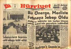 Hürriyet Gazetesi 5 Mayıs 1961 - Tahranda 10 Bin Talebe Dün Yine Nümayiş Yaptı GZ68744 - 2