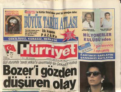 Hürriyet Gazetesi 6 Ekim 1990 - Cenazenin Başında Gözyaşı Döküyor GZ76592 - 1