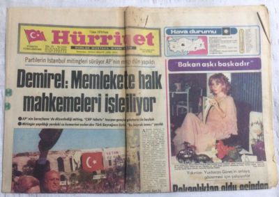 Hürriyet Gazetesi 7 Ekim 1979 - DemirelMemlekette Halk Mahkemeleri İşletiliyor - GZ19927 - 1