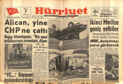 Hürriyet Gazetesi 7 Mayıs 1961 - Alican , Yine CHPne Çattı GZ68746 - 1