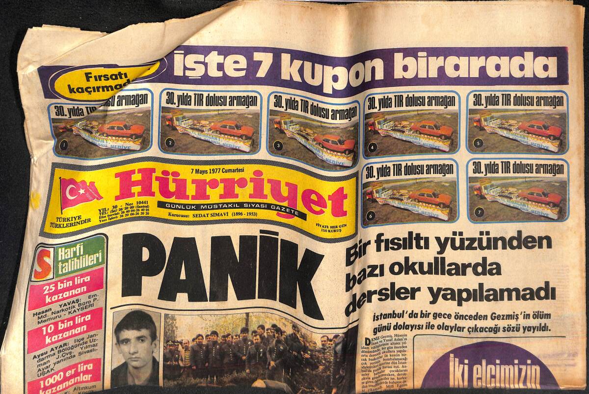 Hürriyet Gazetesi 7 Mayıs 1977 - Memduh Ün'ün Kızı Milli Yüzücü Sevda Ün Gözaltına Alındı GZ134639 - 1